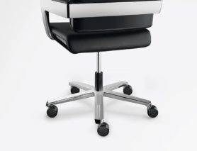 THREE BACKREST HEIGHTS IN CONTRASTING BLACK AND WHITE